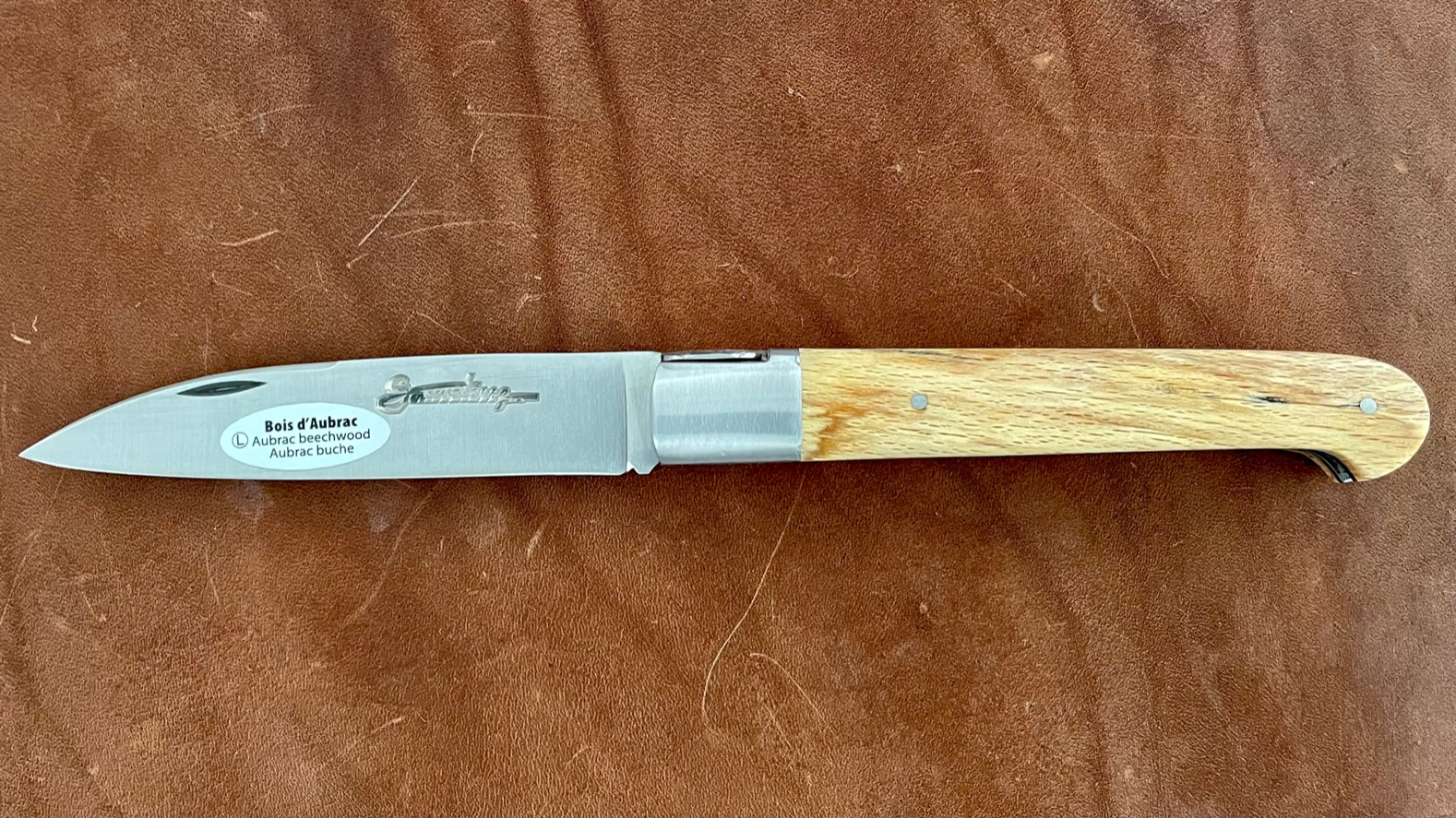 Couteau pliant le Sauveterre 11 cm bois d'Aubrac guillochage os