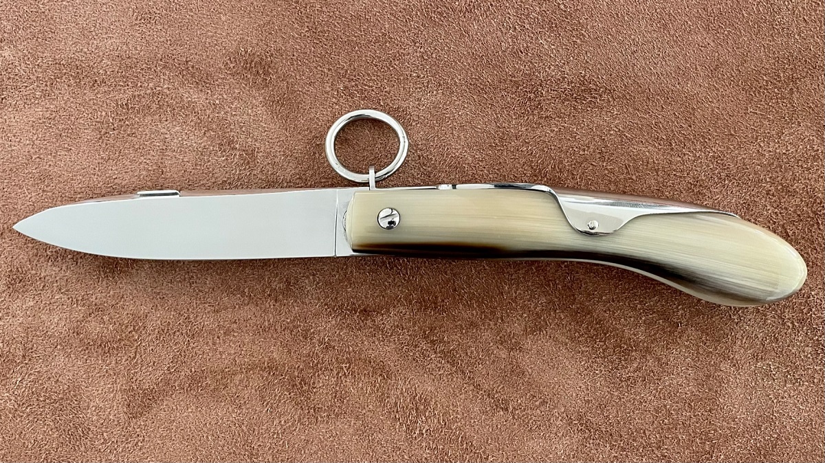 Couteau pliant modèle "Milan" de Mongin - 12 CM corne flammée