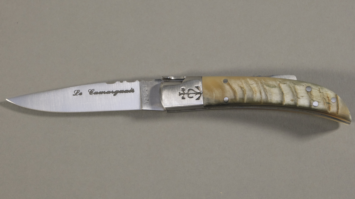 Couteau régional Le Camarguais n°12 trident soudé - 10,5 cm Corne brune