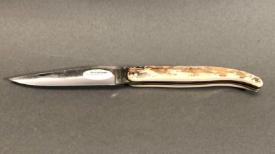 Couteau pliant Laguiole en Aubrac 12 cm brut de forge croute d'ivoire de mammouth