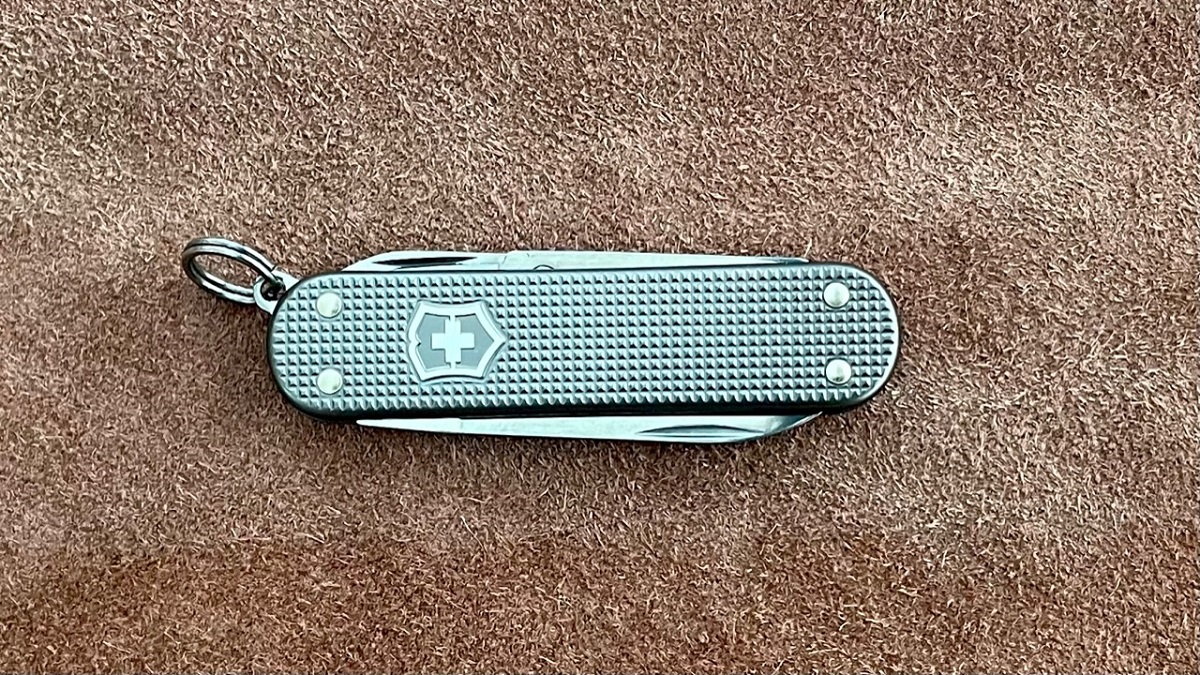 Canif Victorinox Classic Alox édition limitée 2022 - gris tonnerre