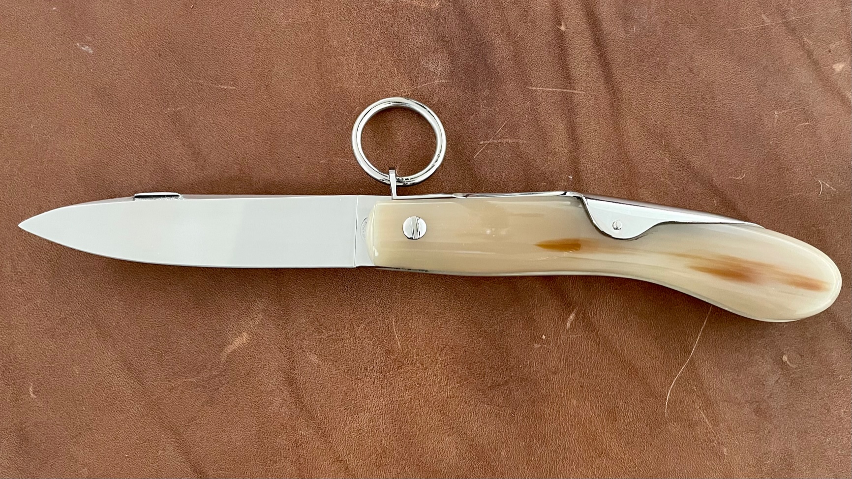 Couteau pliant modèle "Milan" de Mongin - 12 CM corne flammée